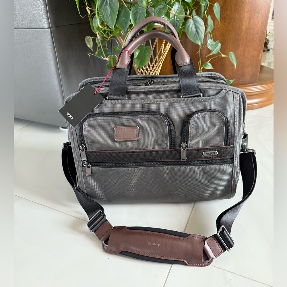 Tumi Briefcase Bag Expandable luggage Gray and Brown NWT